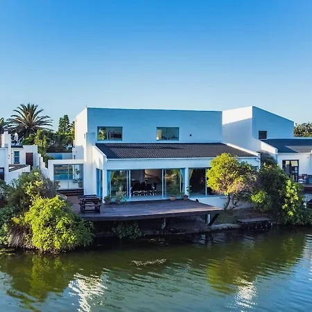 Near Beach Pool Mountain Views On Canal Cape Town Exterior photo