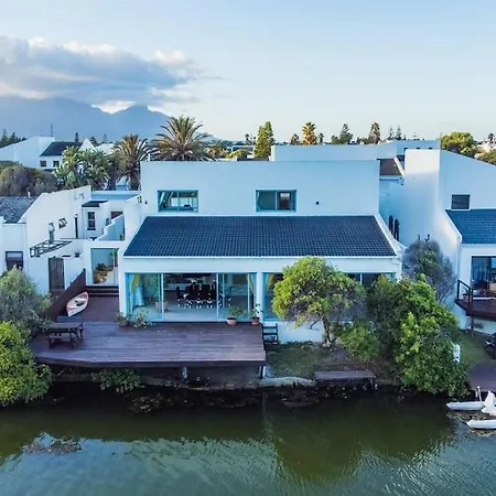 Near Beach Pool Mountain Views On Canal Cape Town Exterior photo