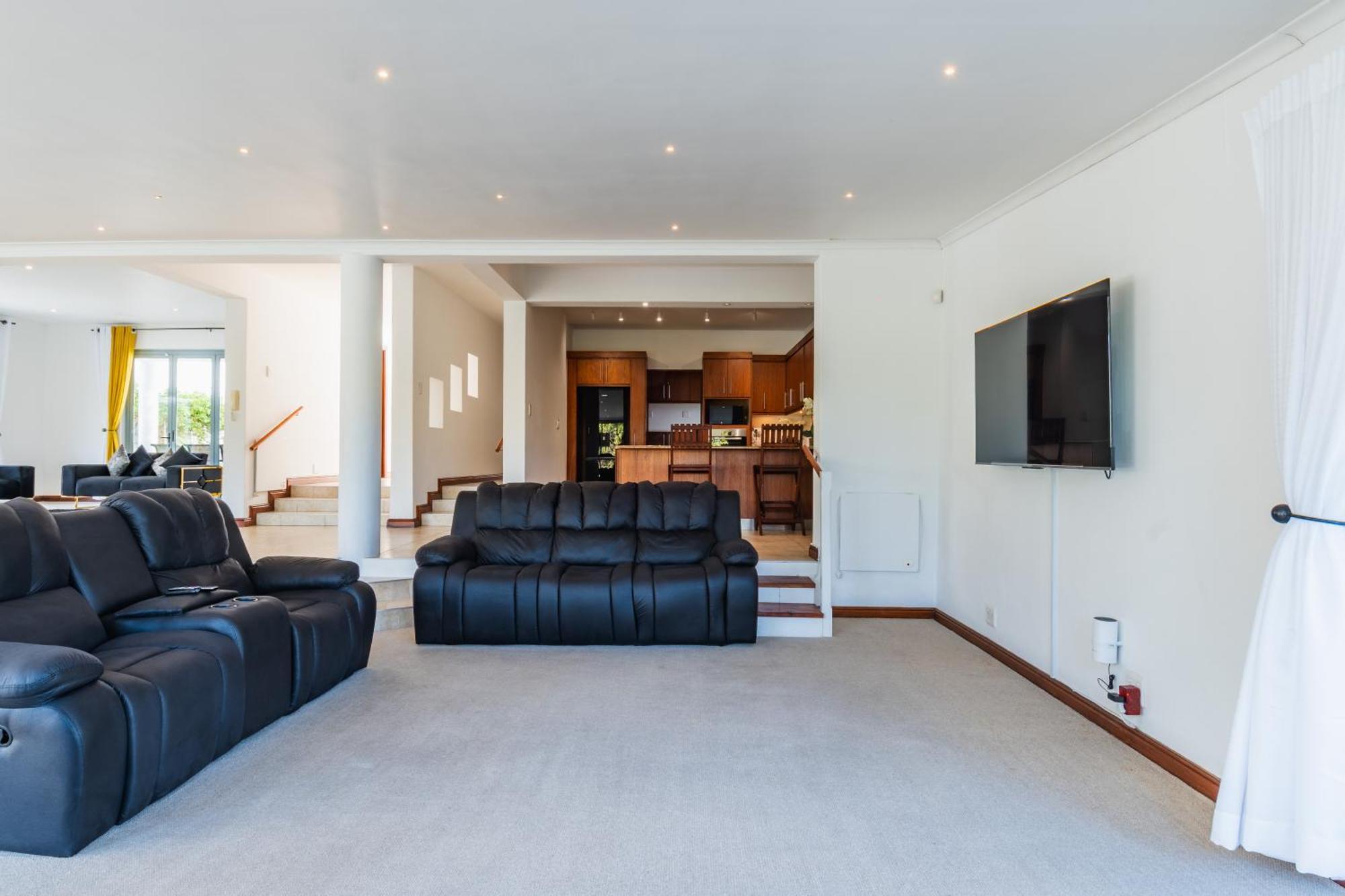 Near Pool Mountain Views On Canal Appartement *