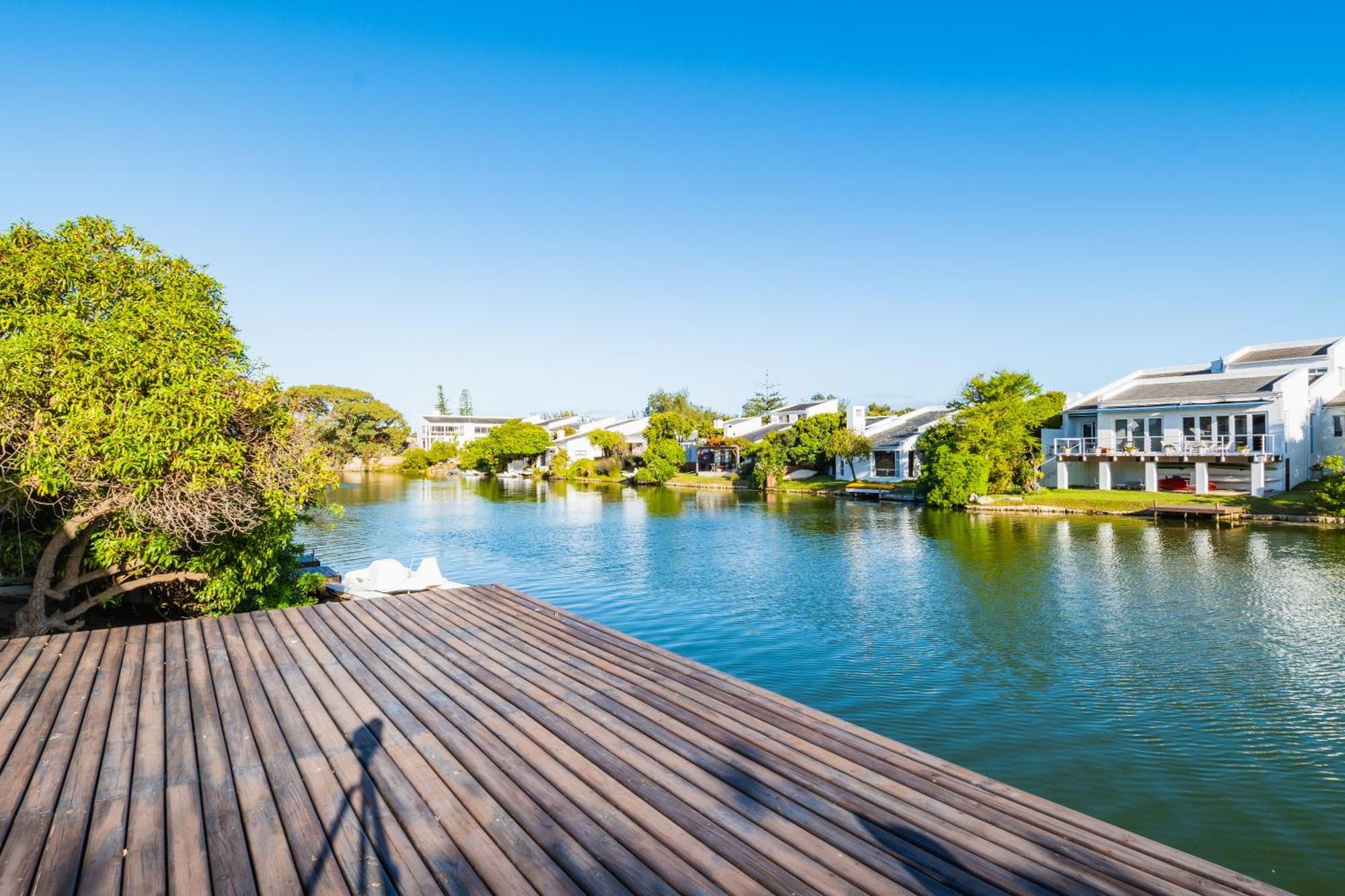Near Pool Mountain Views On Canal * Kaapstad