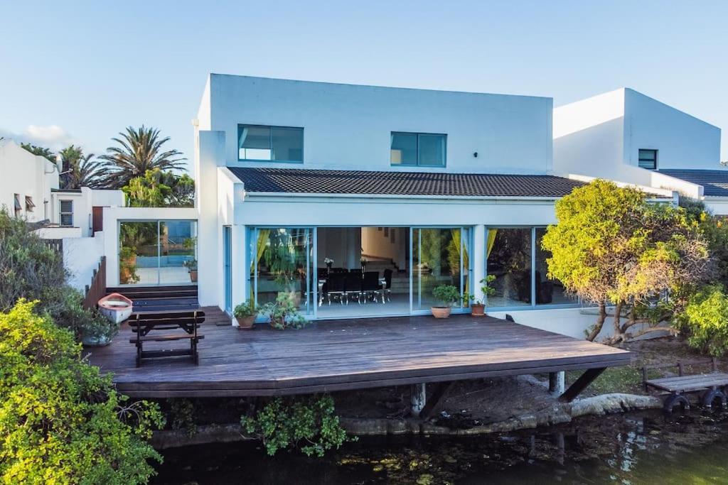 Near Pool Mountain Views On Canal Appartement *